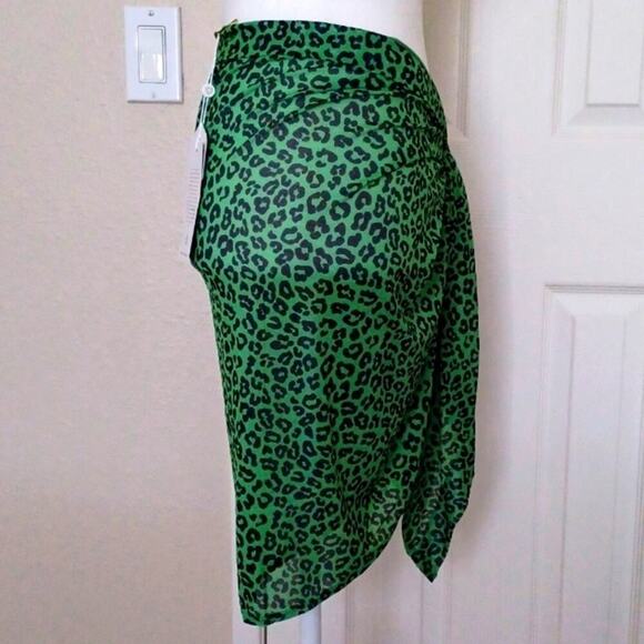 Buffbunny Sail Away Sarong Green Leopard Green Black M/L NWT - Picture 8 of 14